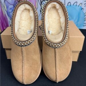UGG Tan Tazmin II Youth Slippers